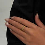 BOLD BERRIES THIN RING